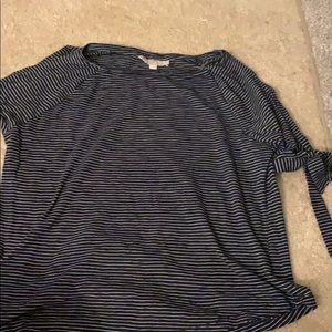 Tie sleeve short sleeve shirt